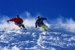 卧龙山滑雪场