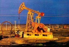 新疆第一口油井